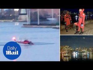Mayday call as helicopter goes down over New York’s East River – Daily Mail