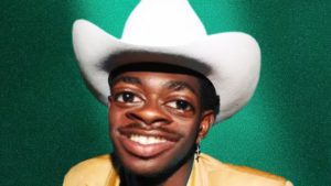 Lil Nas X Awkwardly Announces He’s Gay