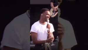 Giveon is a mood performing ‘Heartbreak Anniversary’ at Wireless 2022 #giveon #wireless