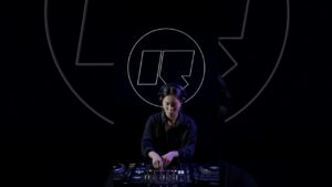 Manami plays a #bass driven set in #Rinse HQ101 #dj #djmix #techno #dancemusic #mix #dance #rinsefm