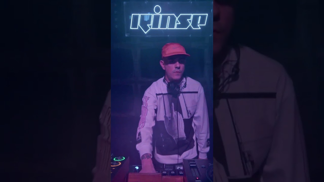 Oneman dropping ‘Mo Bamba’ #live at Phonox #rinsefm #rinse #dj #djmix #sheckwes #rap #trap #club #uk